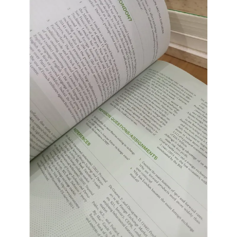 An introduction to global financial markets - Stephen Valdez, Philip Molyneux 702594