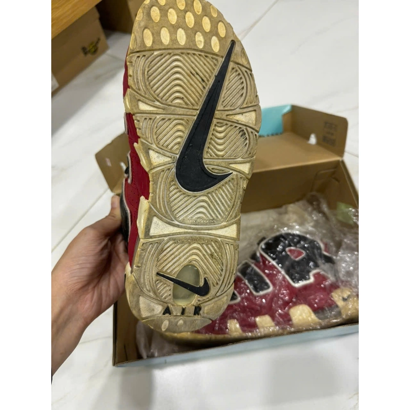 Giày nike air màu đỏ size 36.5 (23.5cm) 367055