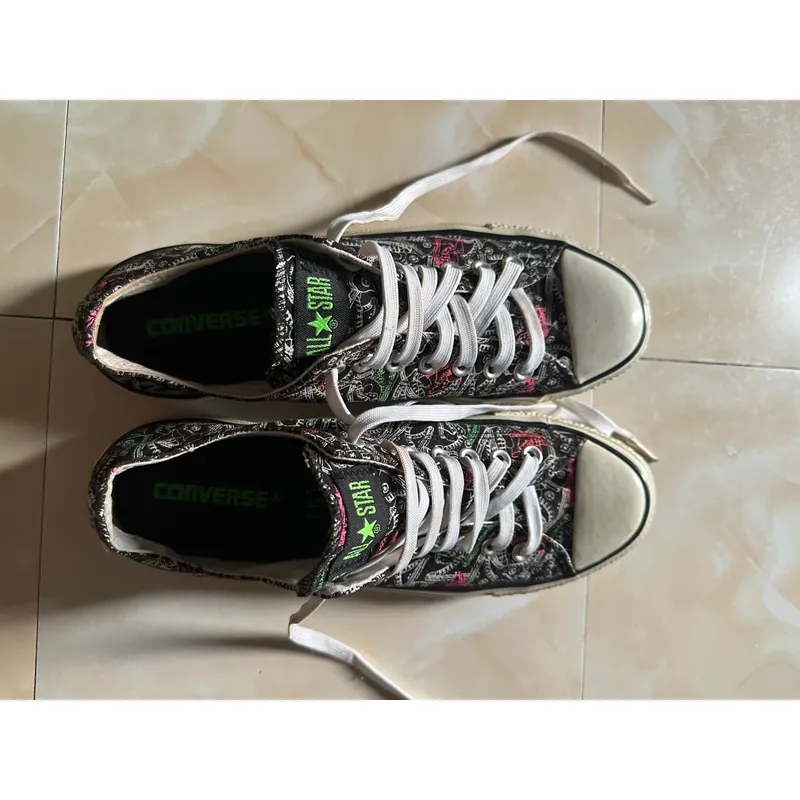 Converse size 42 pass 734122