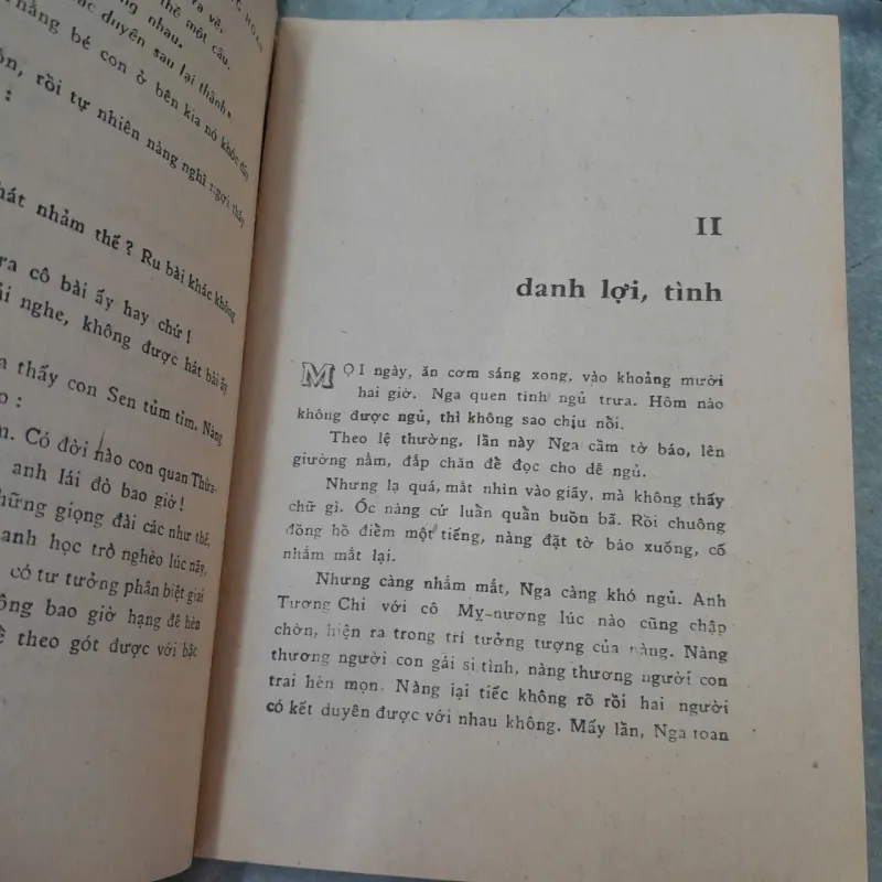 LÁ NGỌC CÀNH VÀNG - NGUYỄN CÔNG HOAN 713192
