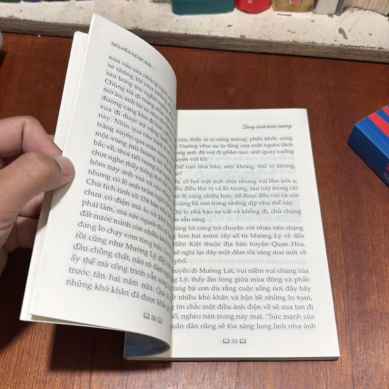 II Bút Ký: Chạy Về Phía Mặt Trời - Nguyễn Ngọc Hải - 2022 786235