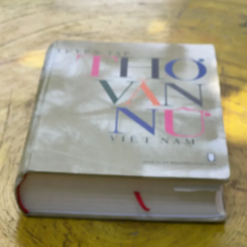 TUYỂN TẬP THƠ VĂN NỮ VIỆT NAM 561897