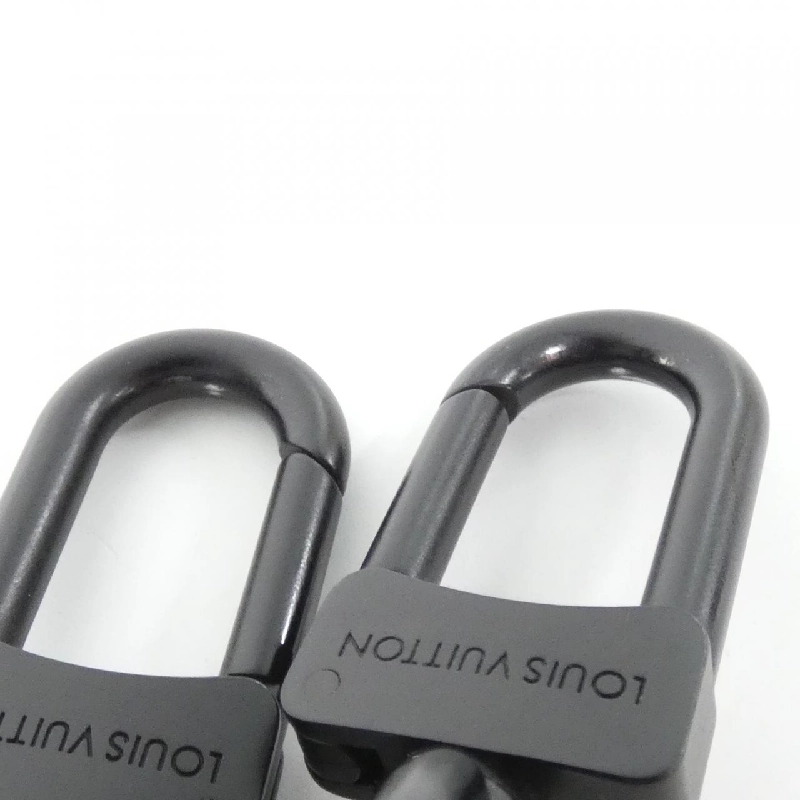 Túi đeo vai LV Aerogram Fastline Wearable Wallet M82085 của Louis Vuitton 612625