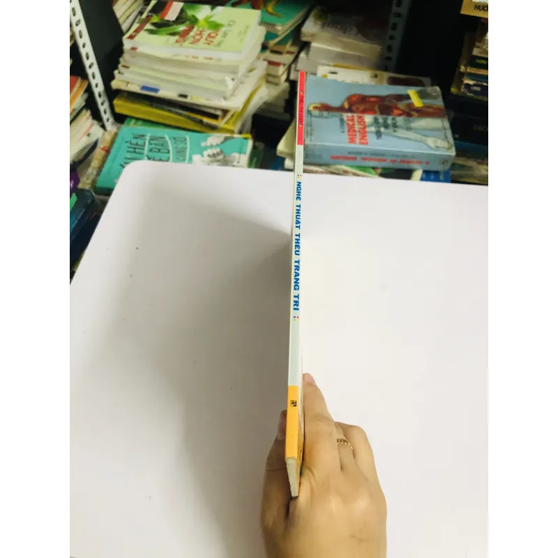 NGHỆ THUẬT THÊU TRANG TRÍ  711695