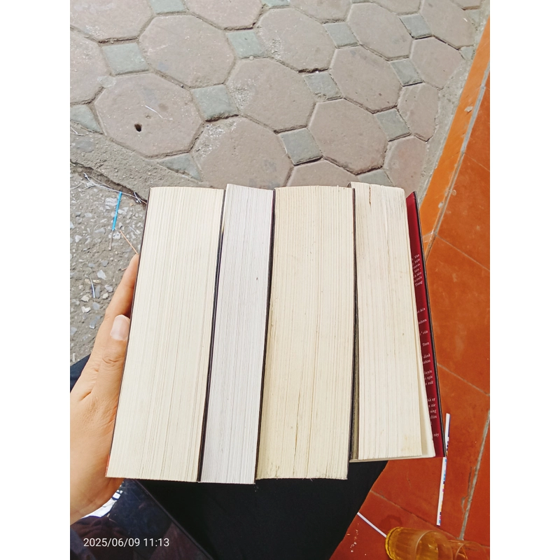 Bộ Chạng Vạng, Trăng Non, Nhật Thực, Hừng Đông 471023