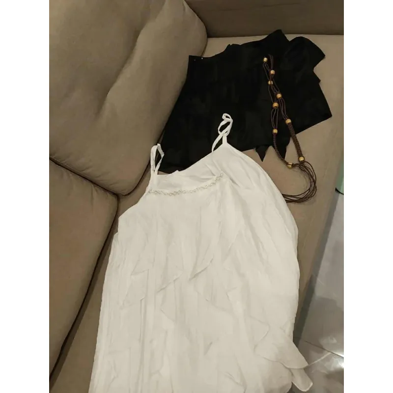 Set áo + chân váy + 1 phụ kiện đi kèm (giá gốc 560k) 786650