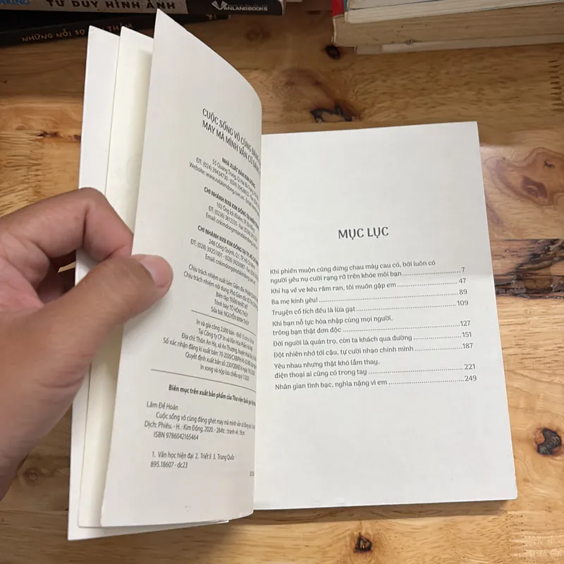 II Tựa sách: Cuộc Sống Vô Cùng Đáng Ghét, May Mà Mình Vẫn Cứ Đáng Yêu - Lâm Đế Hoán - 2020 697206