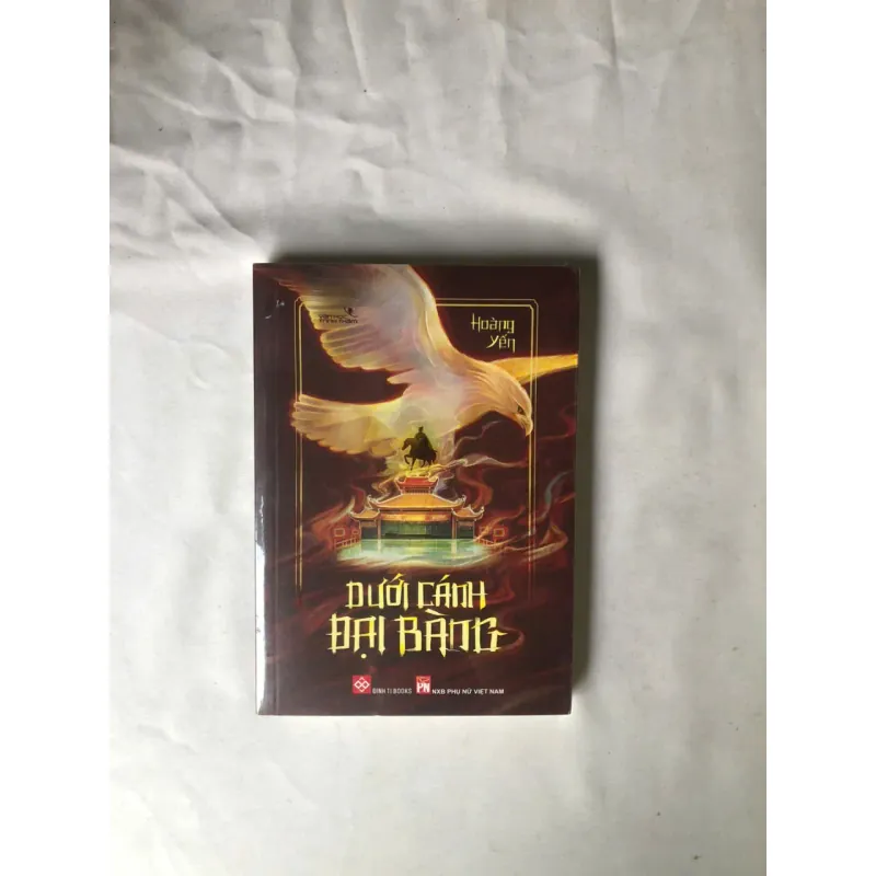 Dưới Cánh Đại Bàng - Hoàng Yến 1007162