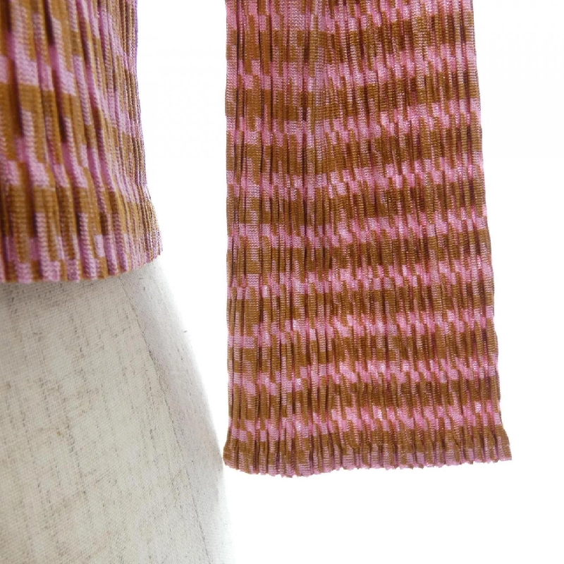 Pleats Please 2009 Họa tiết kẻ ô PP91-JO626 7564045 Áo cardigan 633438