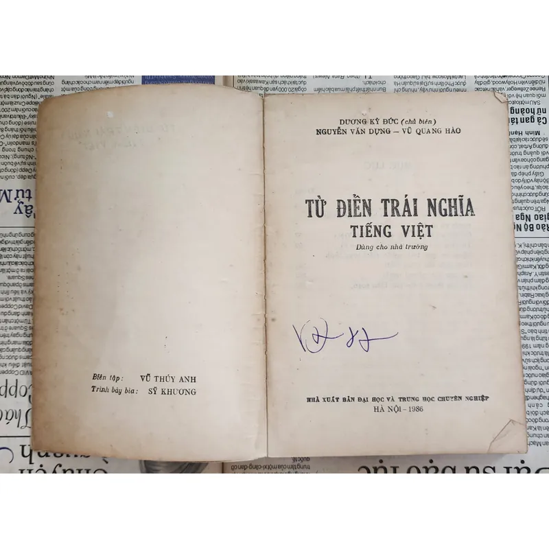 TỪ ĐIỂN TRÁI NGHĨA TIẾNG VIỆT
(Dùng cho nhà trường, in 1986) 706651