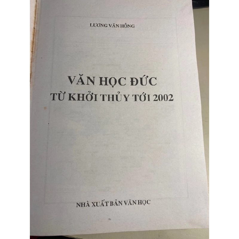 Đại Cương Văn Học Đức (từ khởi thuỷ tới 2002) -Lương Văn Hồng biên soạn - NXB Văn Học 2003 -Bìa cứng,khổ 14,5x20,5cm 272 trang -Sách lưu kho còn mới 455675