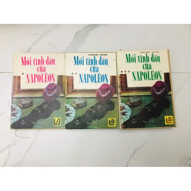 MỐI TÌNH ĐẦU CỦA NAPOLÉON (DÉSIRÉE) - ANNEMARIE SELINKO 598595