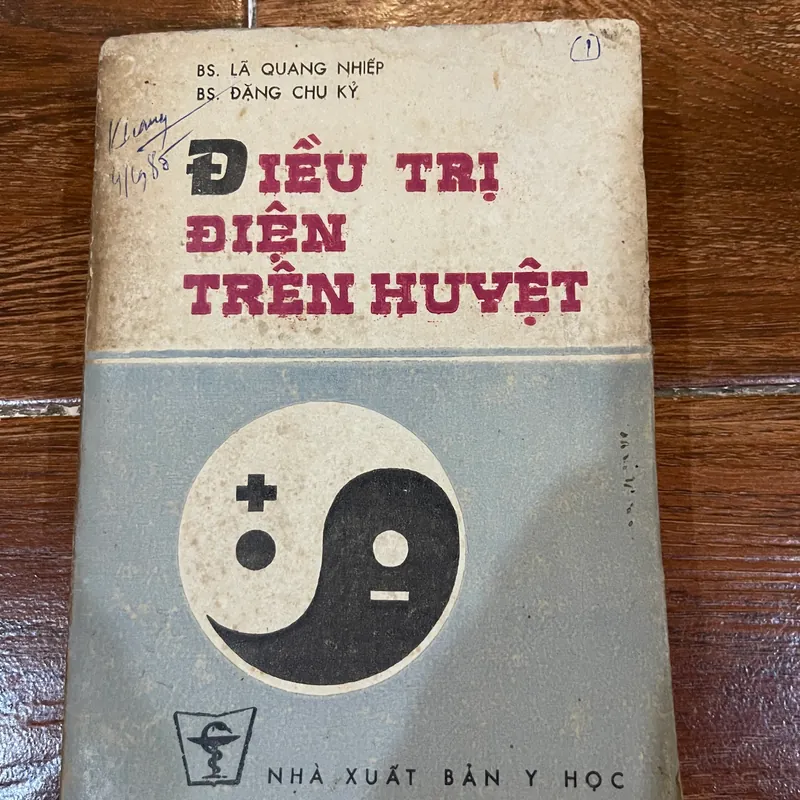 Điều trị điện trên huyệt (k3) 563910