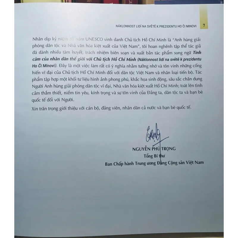 SÁCH TÌNH CẢM CỦA NHÂN DÂN THẾ GIỚI VỚI CHỦ TỊCH HỒ CHÍ MINH 700695
