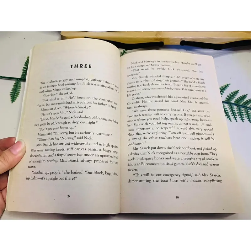 [Sách tiếng Anh 2hand] Like new 90% - 🐾 Scat – Carl Hiaasen 598335