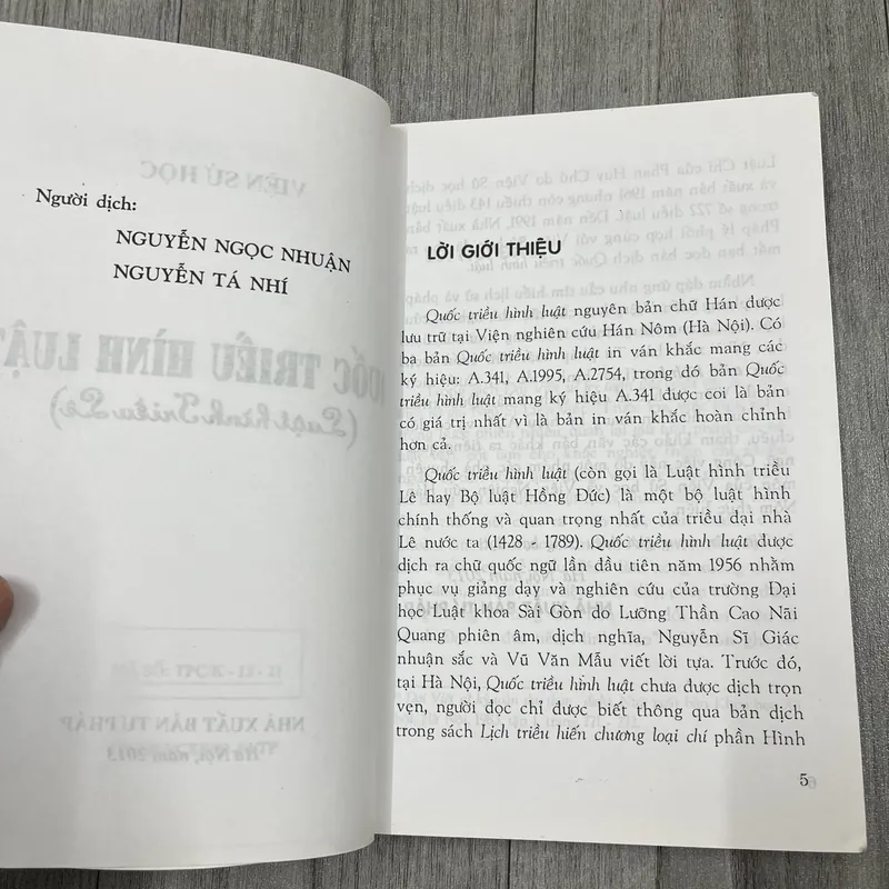 Quốc triều hình luật. 6a5 737277