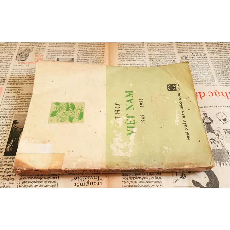 THƠ VIỆT NAM 1945 - 1985 1044657