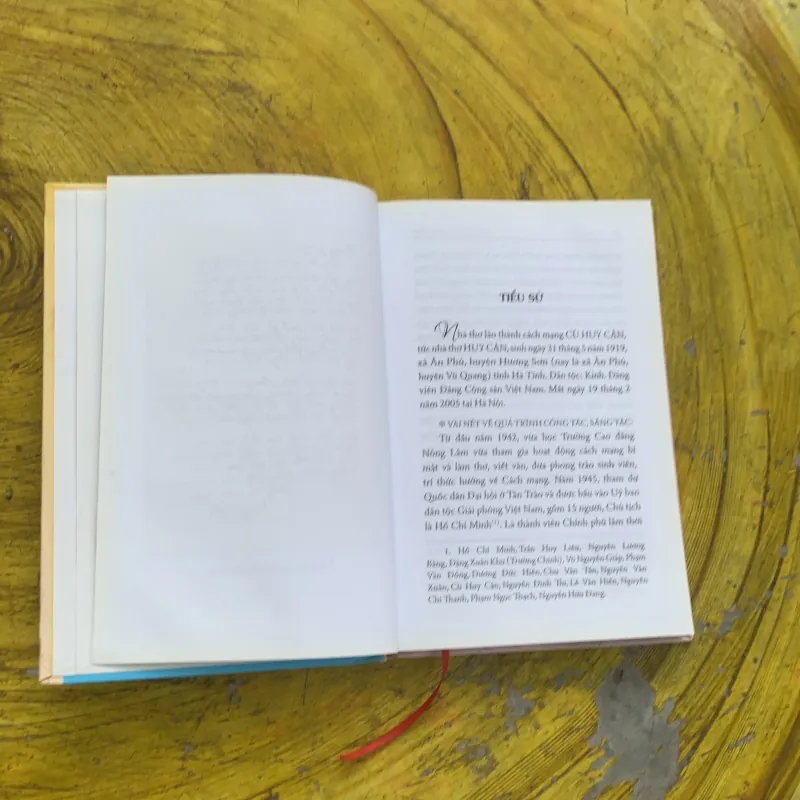 HUY CẬN - 100 BÀI THƠ TUYỂN CHỌN bìa cứng 759744