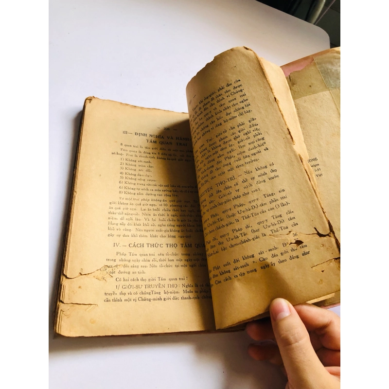 PHẬT PHÁP - 234 trang, nxb: 1951, mọt vài trang cuối , ít ảnh hưởng nội dung  552533