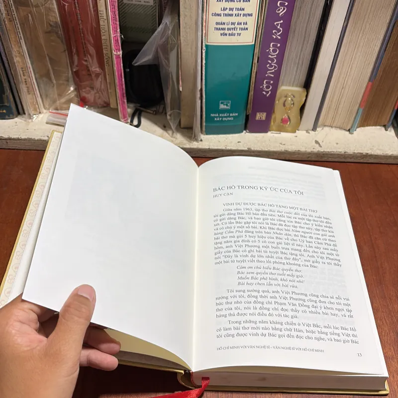 II Hồ Chí Minh Với Văn Nghệ Sĩ (Tập 4) - 2012 1009174