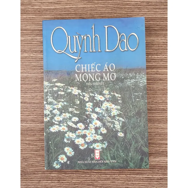 Tiểu thuyết của Quỳnh Dao: CHIẾC ÁO MỘNG MƠ (445 trang) 1023812
