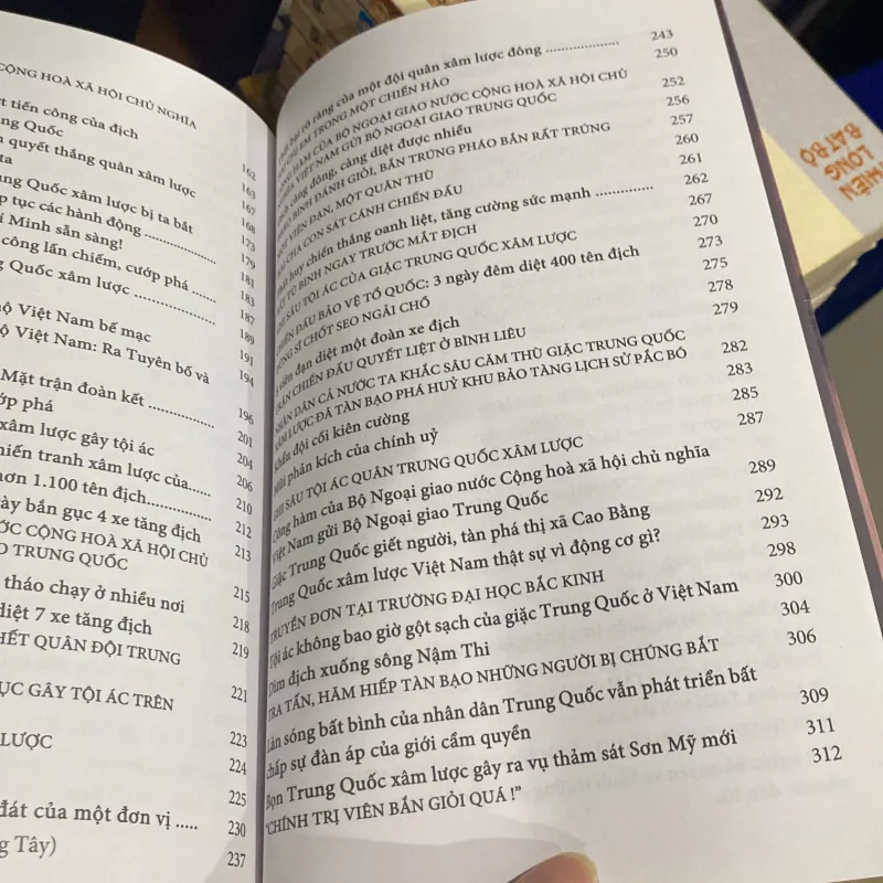 KÝ SỰ MỘT THỜI 1979 1005069