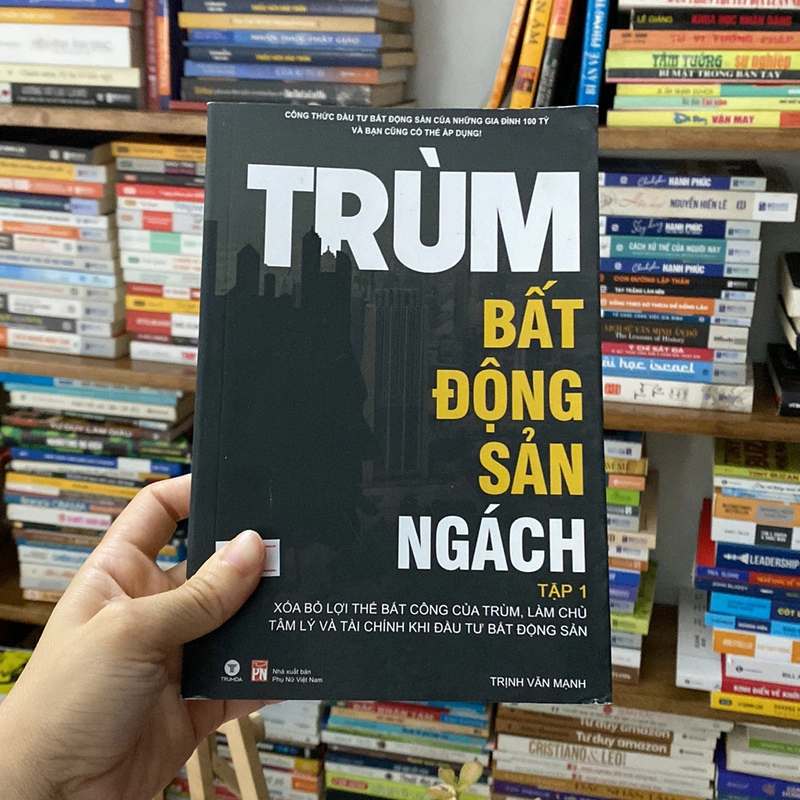Sách trùm bất động sản ngách xoá bỏ lợi thế bất công của trùm 530022