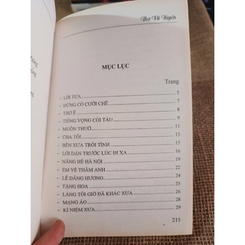 Thơ Vũ Tuyến 2019 mới 80% ố (Sách văn học) HLSC2404 1028396