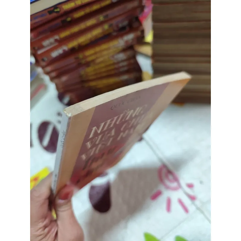 NHỮNG VUA CHÚA VIỆT NAM HAY CHỮ – QUỐC CHẤN | SÁCH LỊCH SỬ VĂN HOÁ - k4 1019095