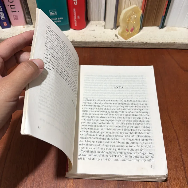 II Văn Học Nước Ngoài: Mối Tình Đầu - IVAN TUÔCGHÊNIEP - 2000 781610