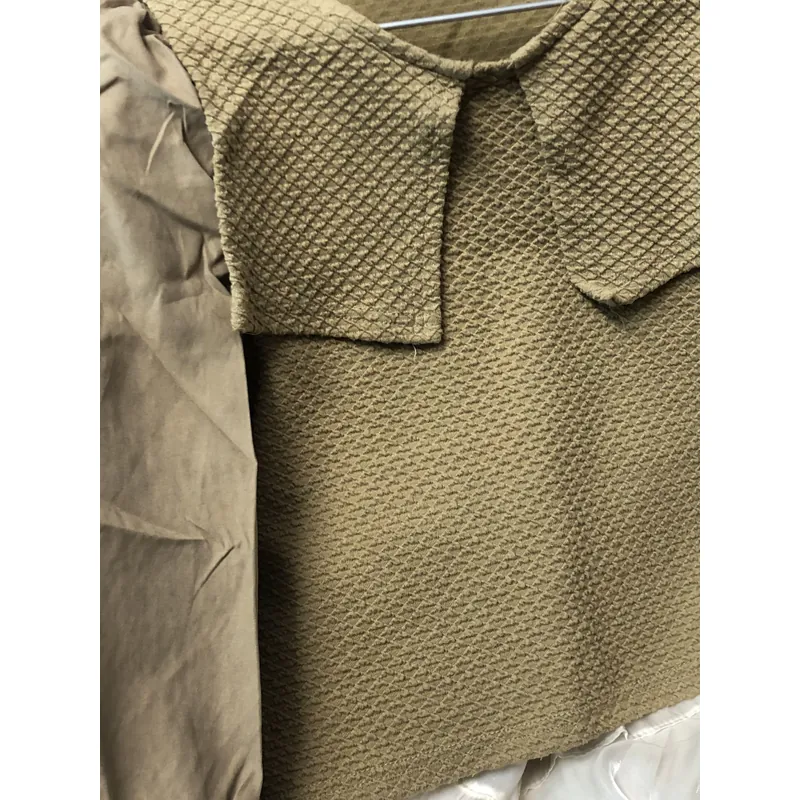 Áo tay dài form xinh, màu be nhã nhặn 731325