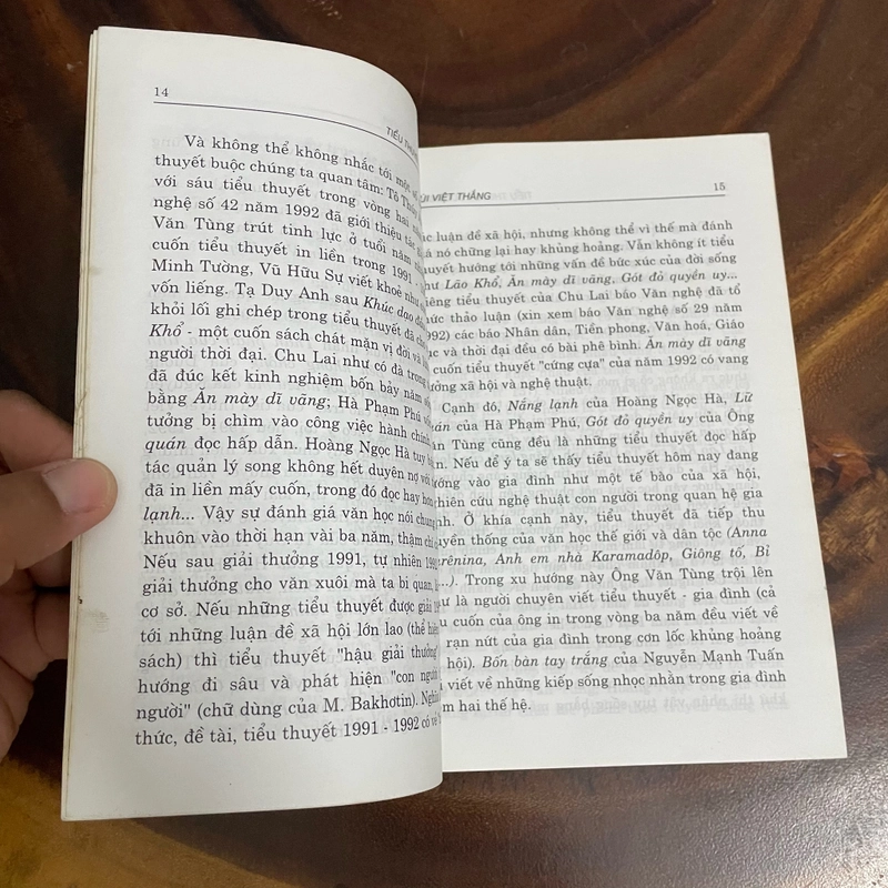 II Tựa sách: Tiểu Thuyết Đương Đại _ Tiểu Luận và Phê Bình Văn Học - Bùi Việt Thắng - 2006 456171