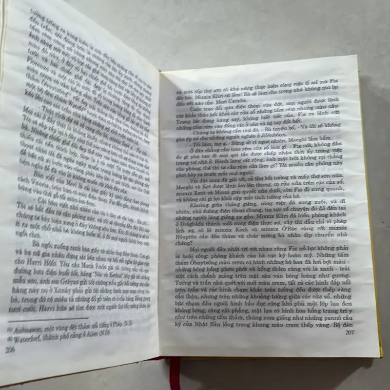 Tiếng chim hót trong bụi mận gai (Bìa cứng, có ẩm) 747904