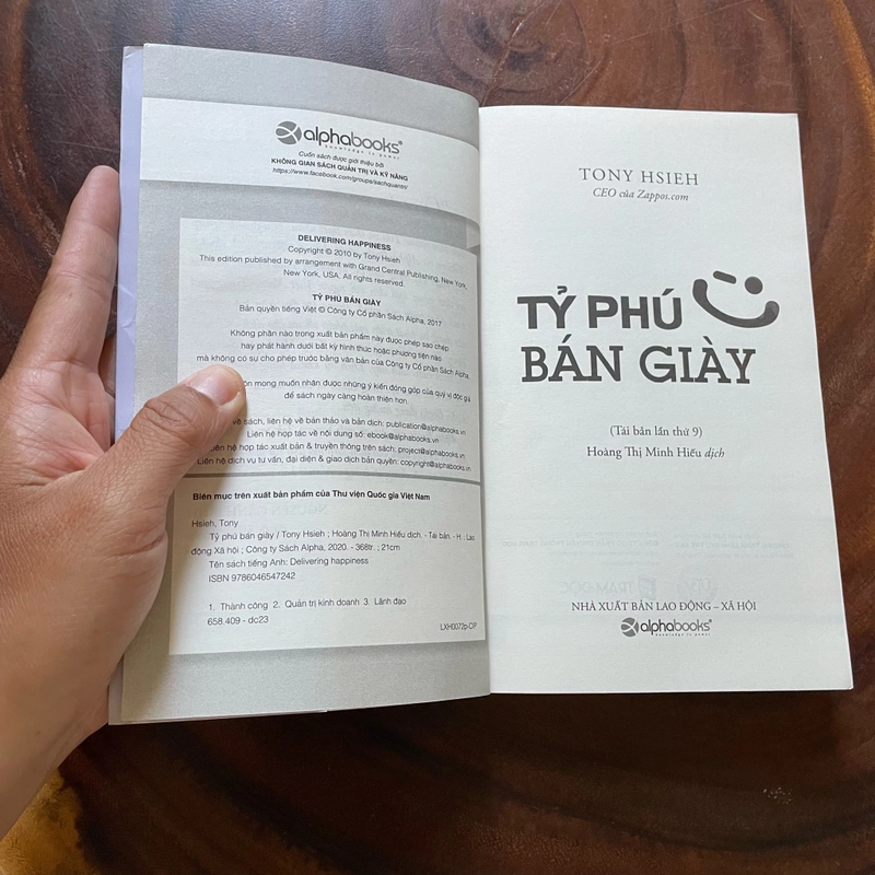 II Tựa sách: Tỷ Phú Bán Giày - TONY HSIEH - 2020 444240