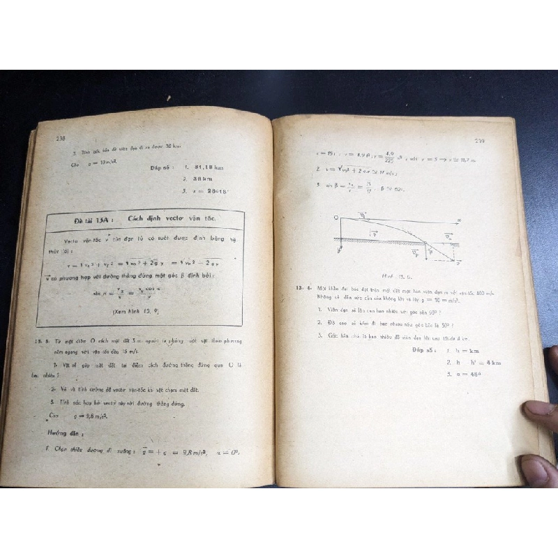 Vật Lý học lớp 12 A, B - Cao Xuân An & Nguyễn Quý Hảo & Nguyễn Trọng Cơ & Trần Đăng Khánh 396067