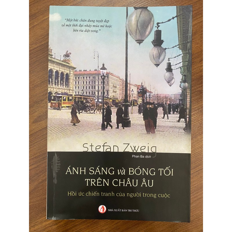 SÁCH ÁNH SÁNG VÀ BÓNG TỐI TRÊN CHÂU ÂU - ĐỌC 1 LẦN 163009