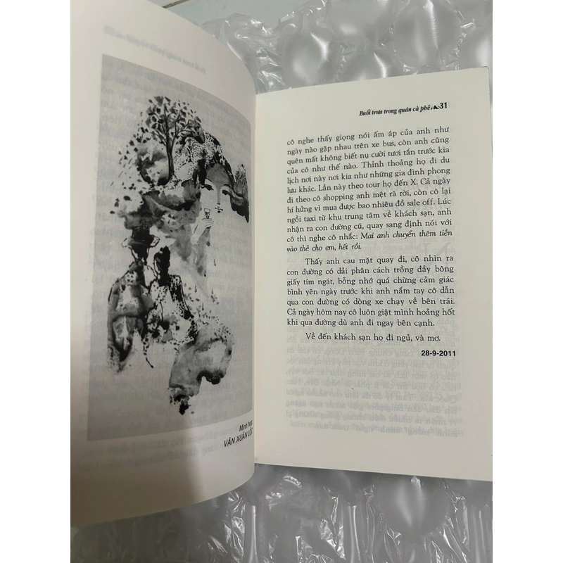 Buổi Trưa Trong Quán Cà Phê 493983