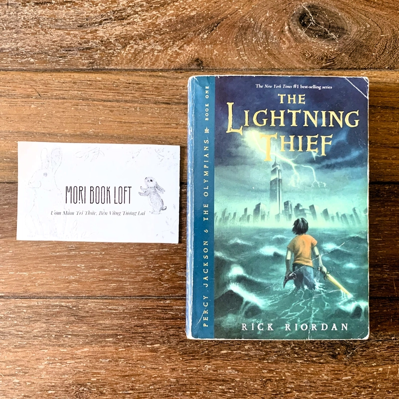 Sách ngoại văn The Lightning Thief, Used, trình độ đọc B1-B2 519485