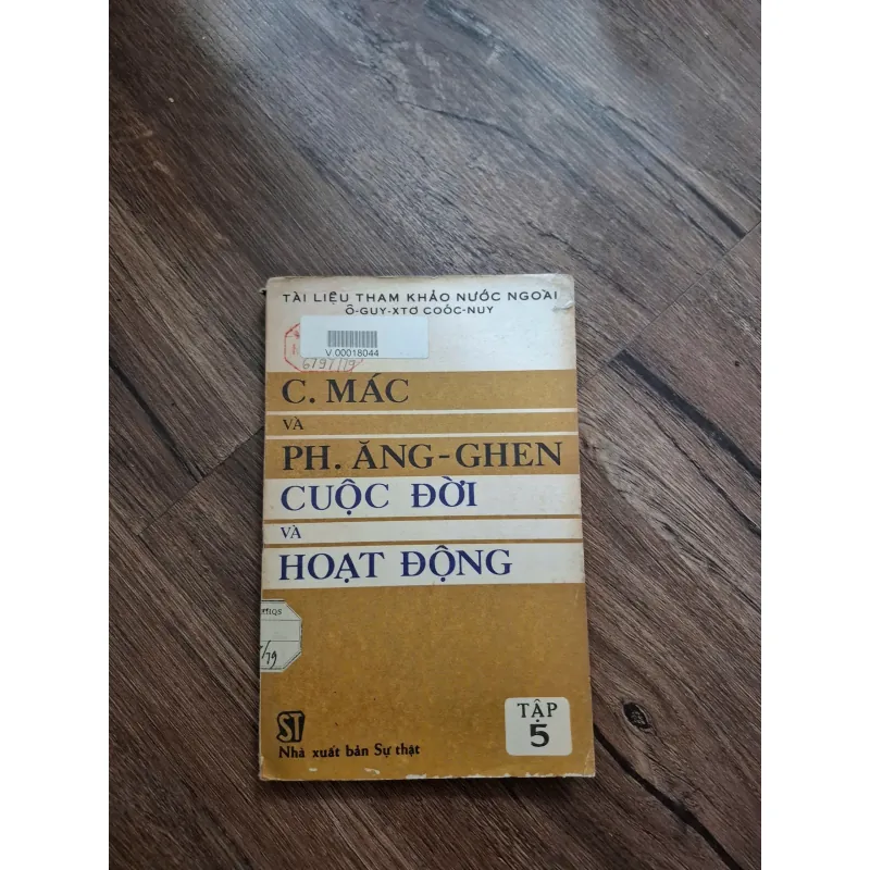 C. Mác và Ph. Ăng-Ghen Cuộc Đời và Hoạt Động (Tập 5) - Ô-quy-xtơ Cuốc-Nuy 715937