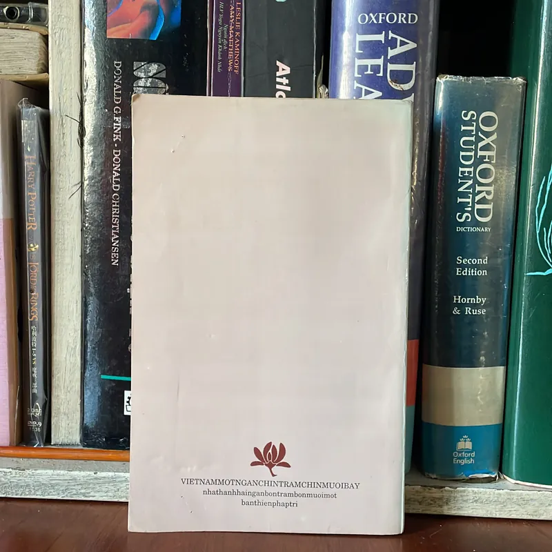 II Tựa sách: Thương Yêu Theo Phương Pháp Bụt Dạy - Thích Nhất Hạnh - Lá Bối 558671