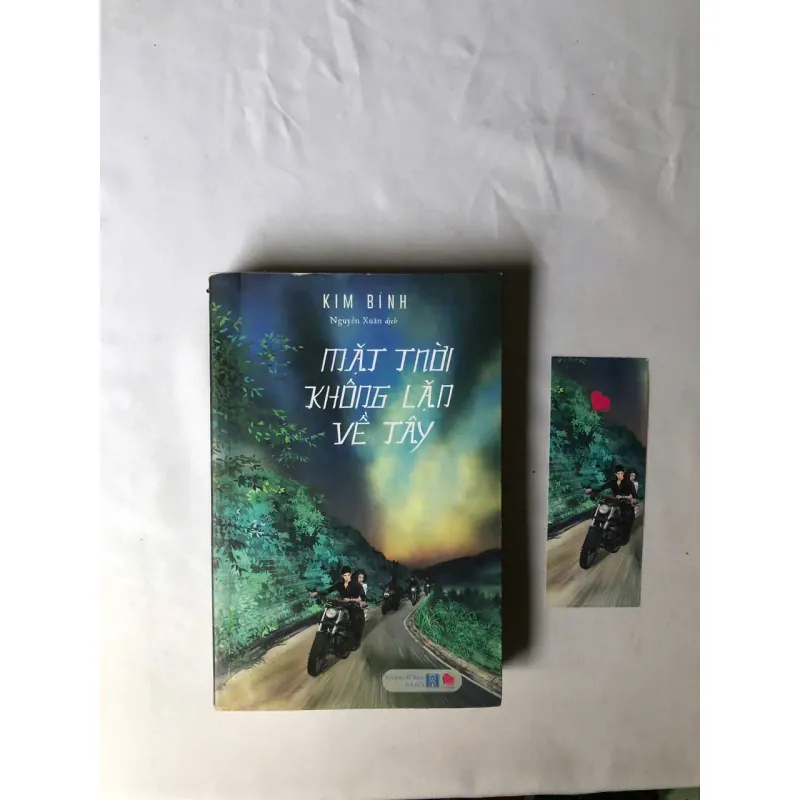 Mặt Trời Không Lặn Về Tây - Kim Bính 789508