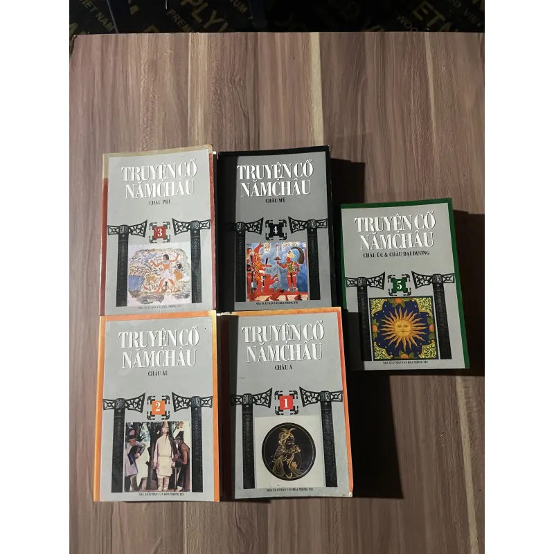 Truyện cổ năm châu  750431