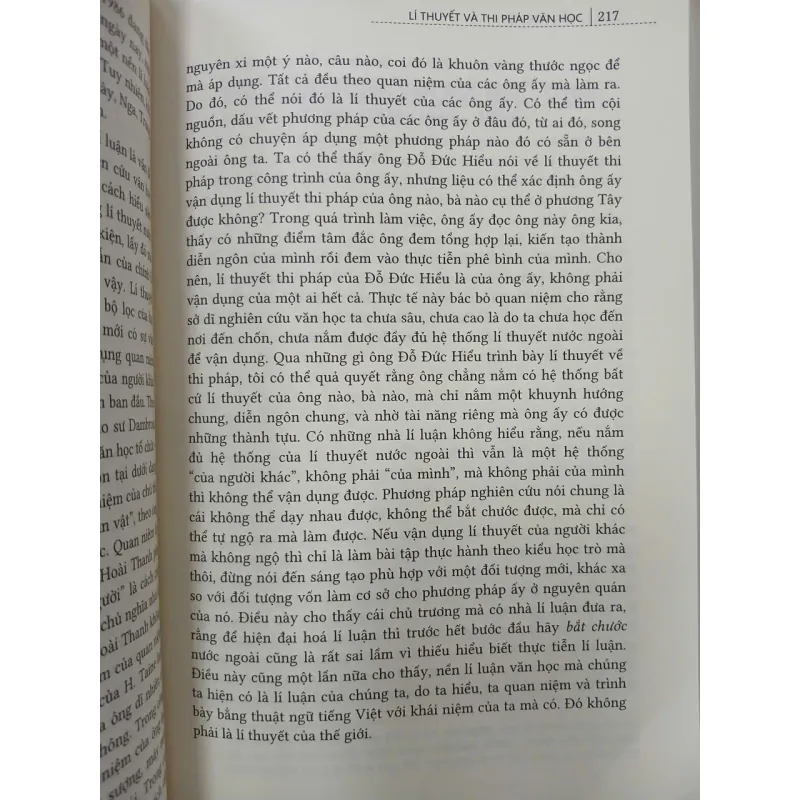 LÍ THUYẾT VÀ THI PHÁP VĂN HỌC - TRẦN ĐÌNH SỬ 711689