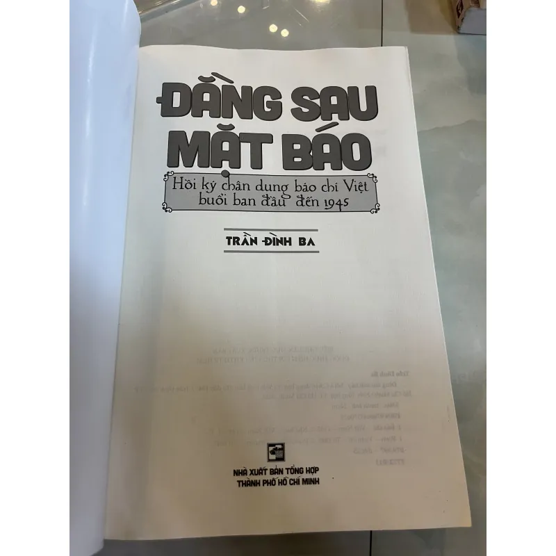 ĐẰNG SAU MẶT BÁO - TRẦN ĐÌNH BA 1035252