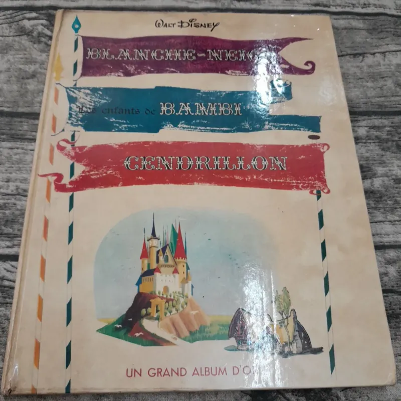 Sách truyện cổ tích màu khổ lớn tiếng Pháp- Waly Disney BLANCHE, BAMBI, CENDRILION in 1963 758693