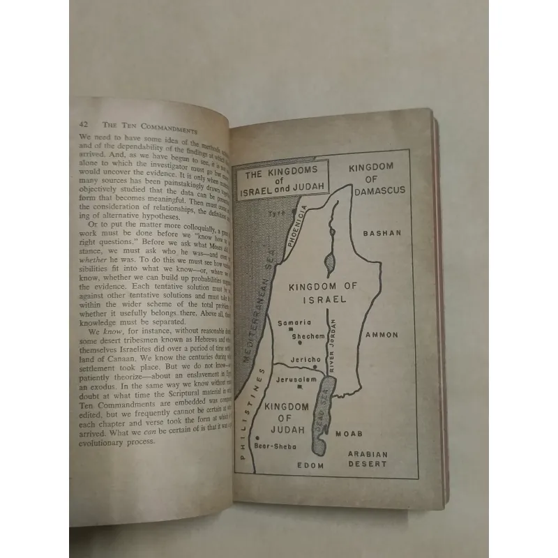 The Ten Commandments - A. Powell Davies 975512