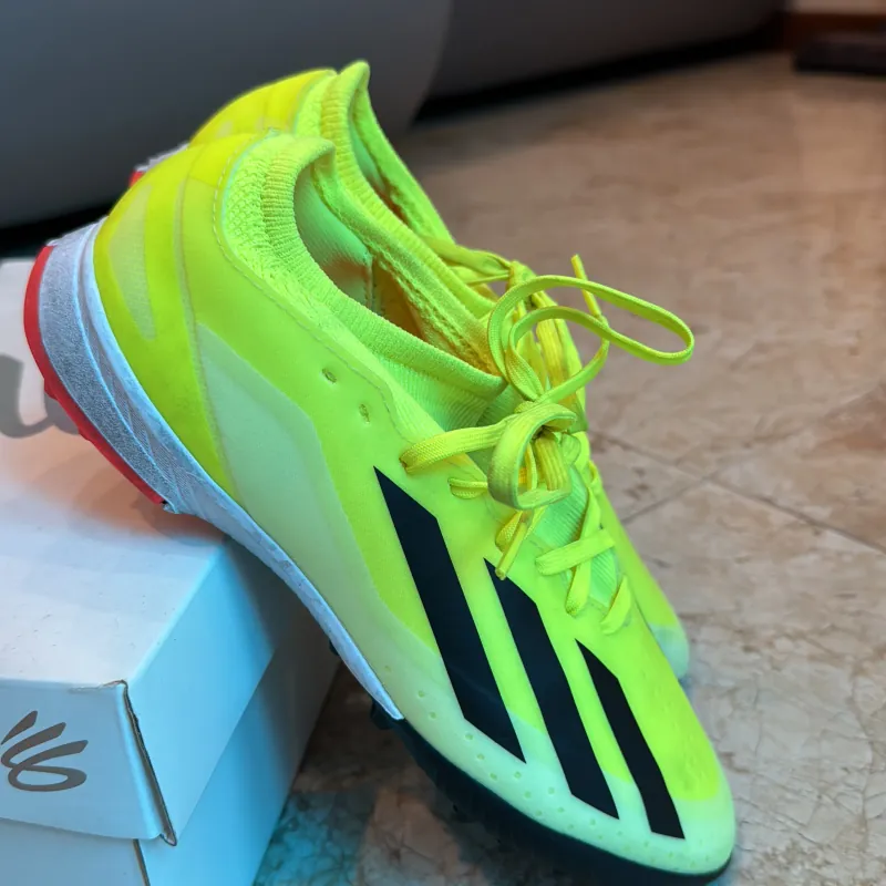 Giày bóng đá sz6US/ 38,5 / 245 JP adidas chính hãng / qua sử dụng 2 lần 975744