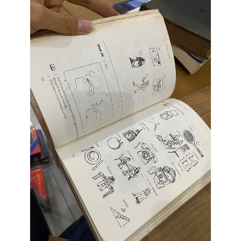 Ship or Sheep ? An Intermediate Pronunciation Course - Ann Baker 563557