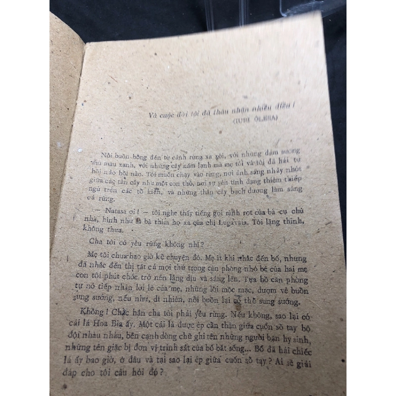 Cây hoa bia 1983 mới 60% ố vàng tróc bìa Iuri Apdenco HPB0906 SÁCH VĂN HỌC 915418