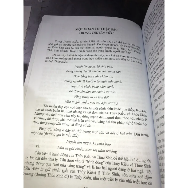 Tuyển tập phê bình văn học  738766